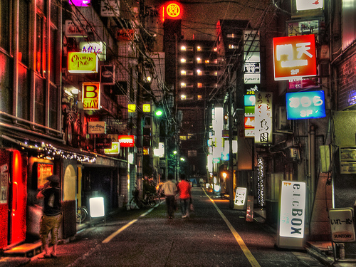 Shinjuku Nichome di notte